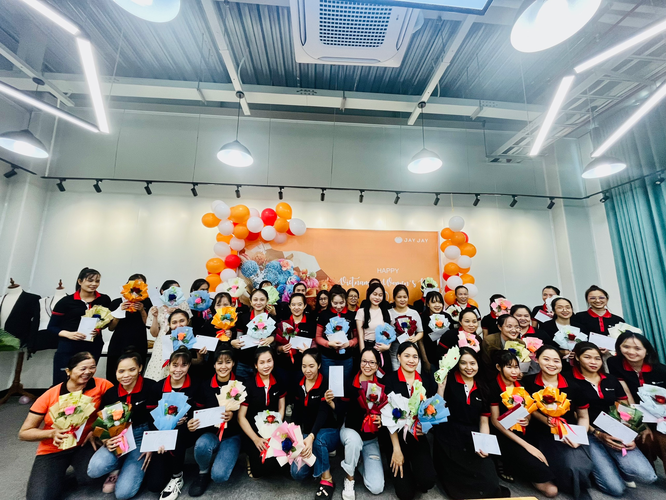 Jay Jay Vina organized a program to honor women in celebration of Vietnamese Women's Day 20.10.2023.